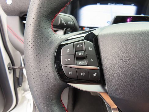 Used 2025 Ford Explorer ST AWD/4WD image 22