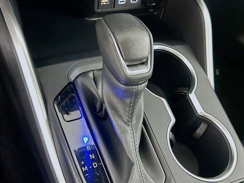 Used 2025 Toyota Highlander XLE image 24