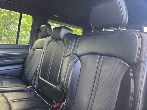 Used 2024 Jeep Wagoneer Series II w/ Flexible Seating Group RWD image 15