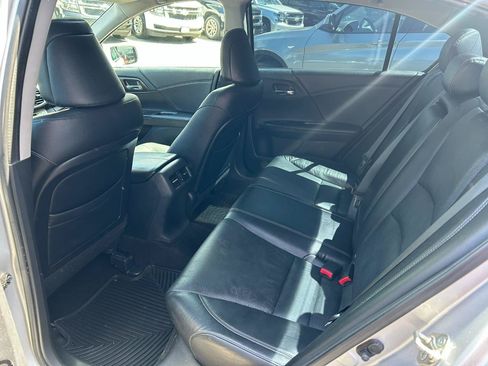 Used 2014 Honda Accord Touring image 16