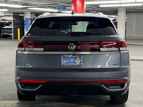 Certified 2025 Volkswagen Atlas Cross Sport SE w/ Panoramic Sunroof Package AWD/4WD image 34