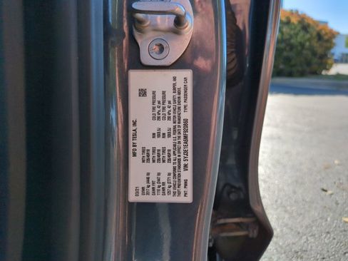 Used 2021 Tesla Model 3 Standard Range Plus image 25