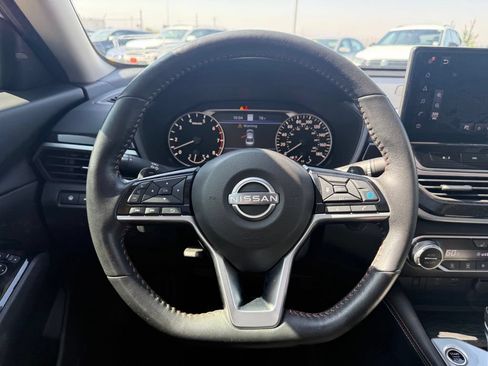 Used 2024 Nissan Altima 2.0 SR FWD image 17