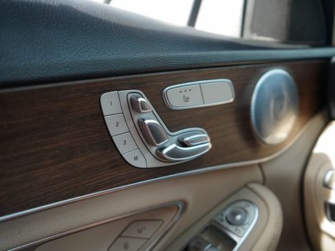 Used 2020 Mercedes-Benz C 300 4MATIC Sedan image 32