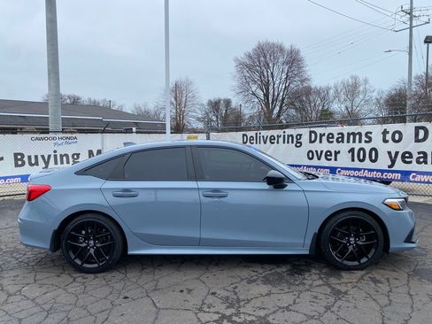 Used 2023 Honda Civic Sport image 2