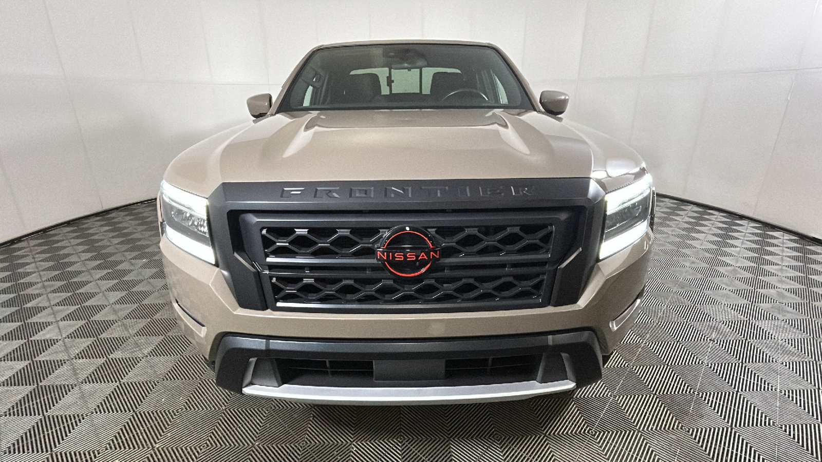 Used 2023 Nissan Frontier PRO-4X w/ Technology Package AWD/4WD image 9
