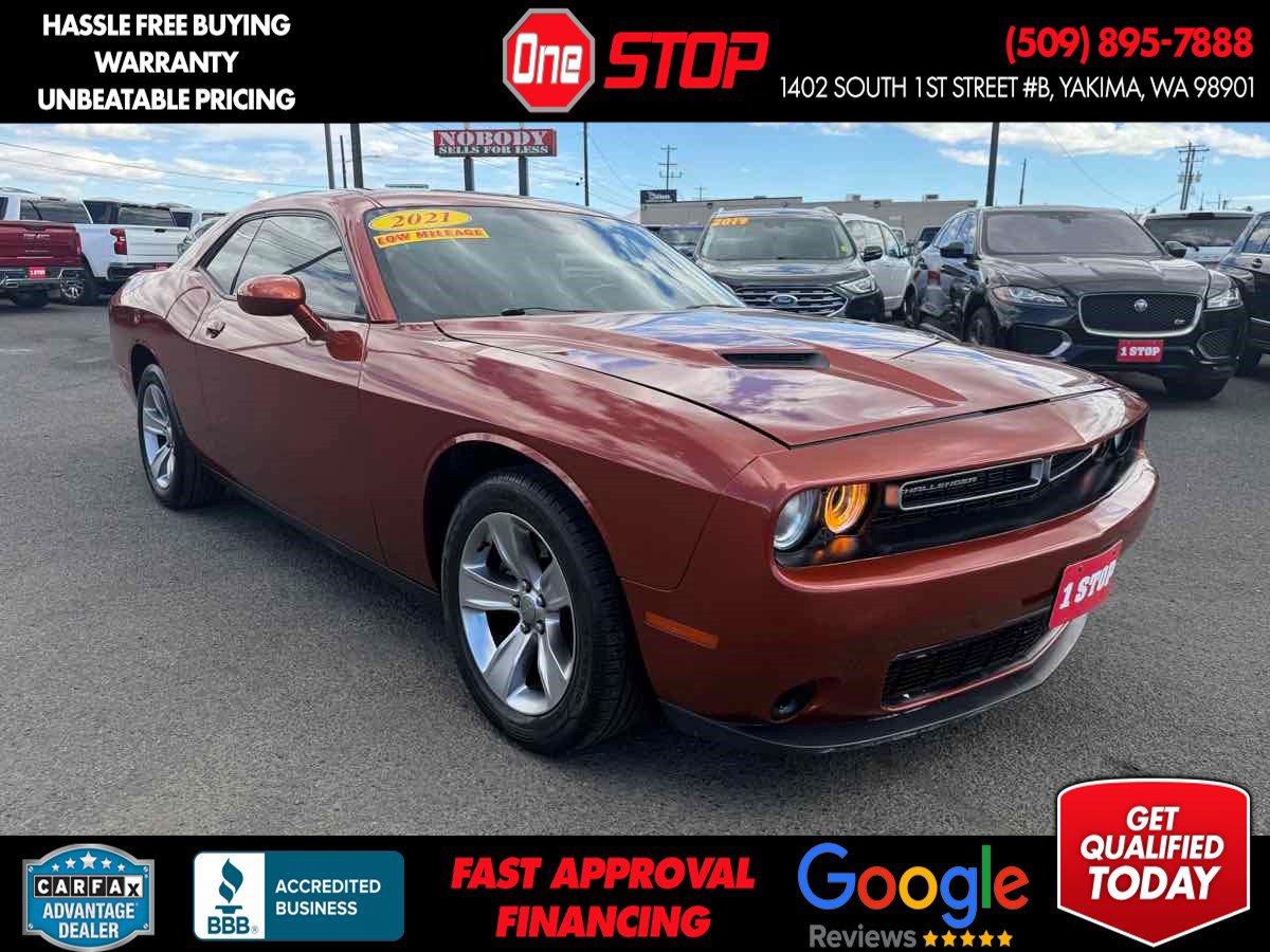 Used 2021 Dodge Challenger SXT RWD image 1