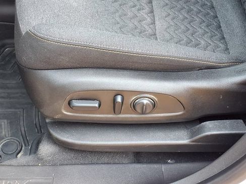 Used 2022 Chevrolet Equinox LT FWD image 4