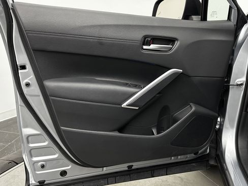 Used 2023 Toyota Corolla Cross XLE w/ Convenience Package image 11