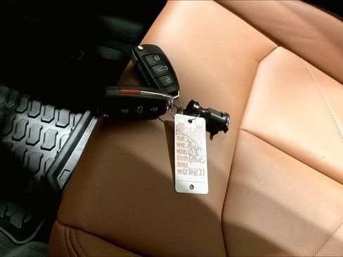 Certified 2025 Audi Q3 2.0T Premium image 11