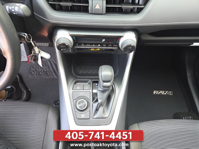Used 2025 Toyota RAV4 LE AWD/4WD image 16