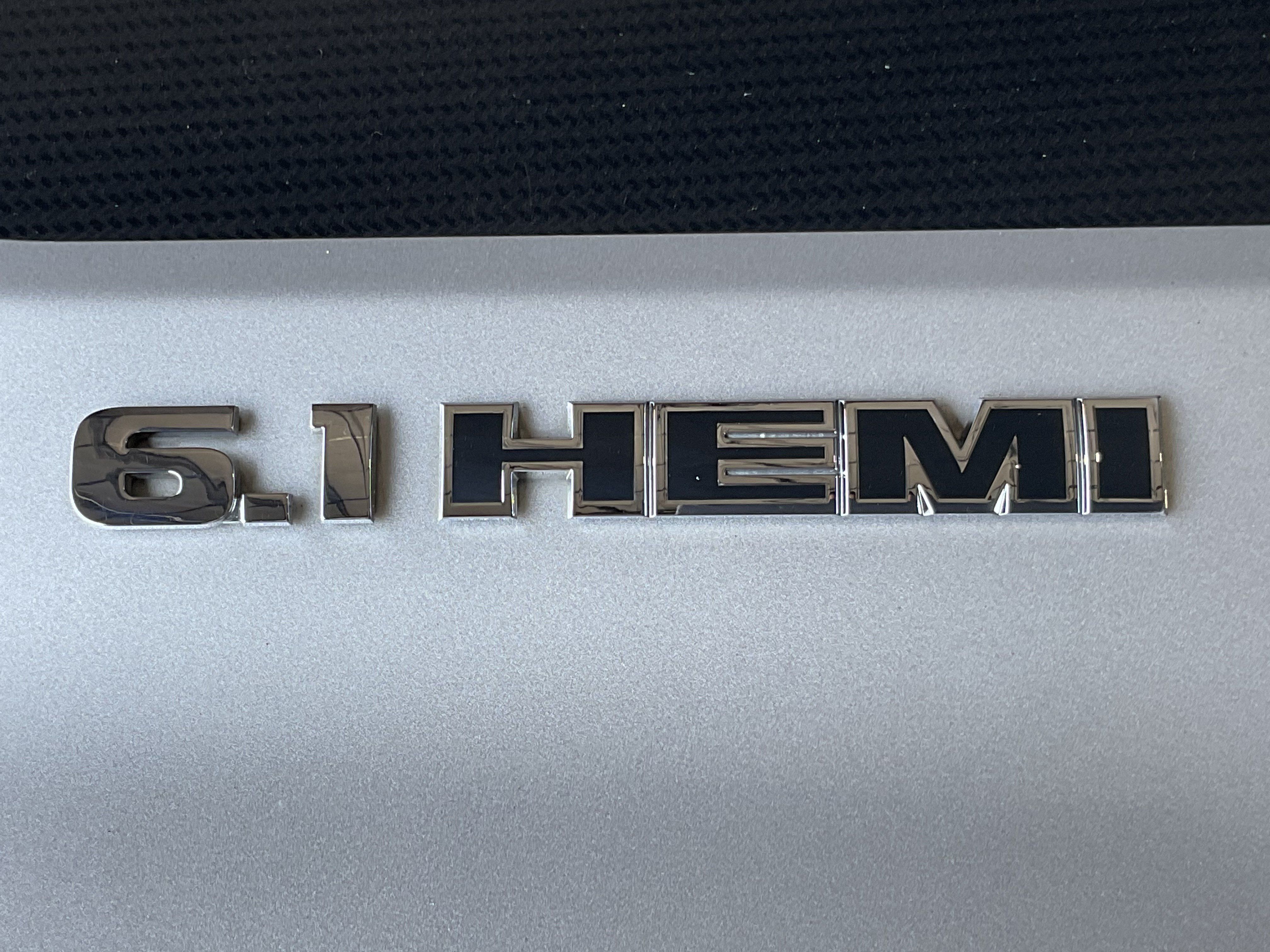 Used 2010 Dodge Challenger SRT8 w/ SRT Option Group II RWD image 9