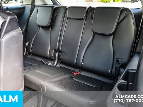 Used 2025 Kia Carnival SX w/ SX Dark Edition Package FWD image 20