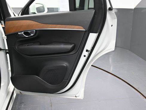 Used 2024 Volvo XC90 B5 Plus image 40