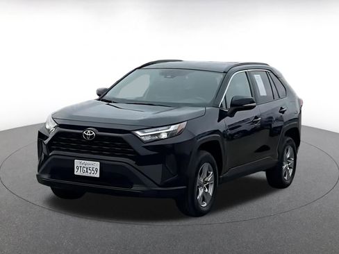 Used 2025 Toyota RAV4 XLE image 8