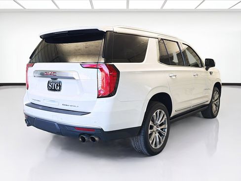 Used 2021 GMC Yukon Denali w/ Denali Premium Package image 4