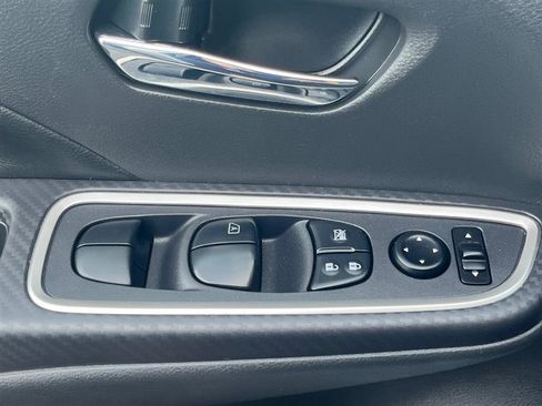 Used 2023 Nissan Versa SR w/ Trunk Package image 23