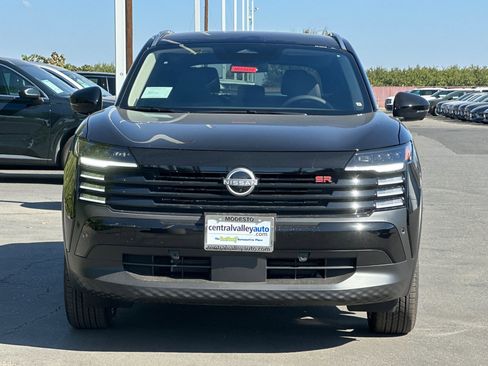 New 2026 Nissan Kicks SR image 9