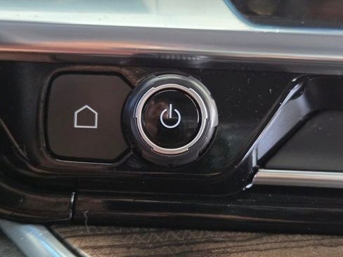 Used 2024 Chevrolet Silverado 1500 LT image 34