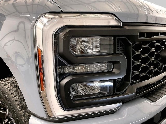 Used 2024 Ford F250 Lariat w/ Sport Appearance Package AWD/4WD image 27
