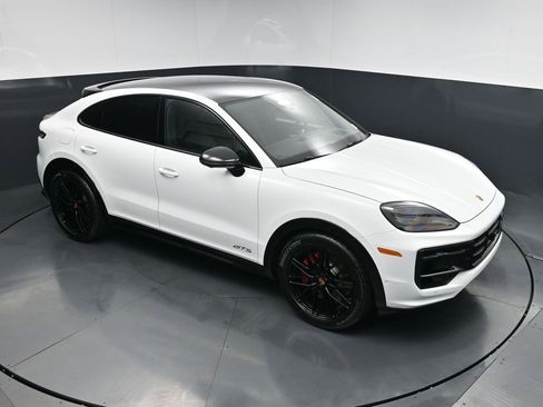 New 2026 Porsche Cayenne GTS AWD/4WD image 20