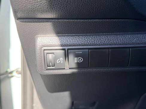 Used 2025 Toyota Corolla SE FWD image 19