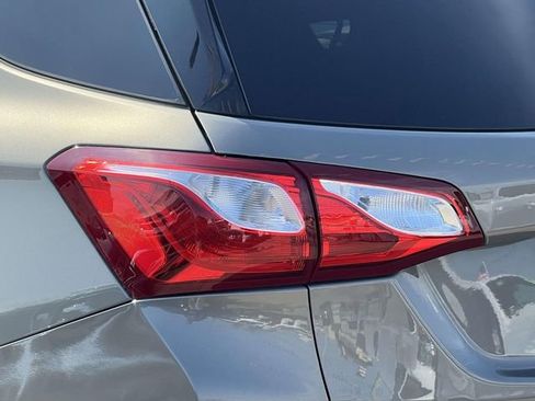 Used 2019 Chevrolet Equinox LT image 10