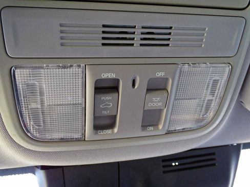 Used 2017 Honda CR-V EX image 39