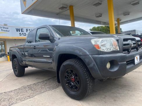 Used 2010 Toyota Tacoma 4x4 Access Cab w/ Convenience Pkg image 3