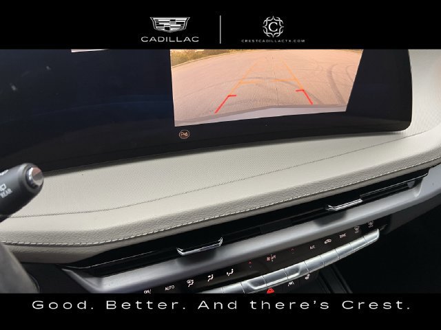 Used 2024 Cadillac XT4 Luxury w/ Cold Weather Package FWD image 19
