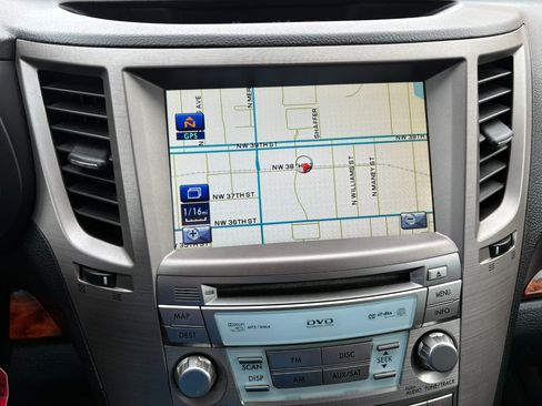 Used 2011 Subaru Outback 2.5i Limited image 27