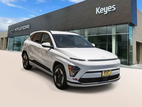 Certified 2024 Hyundai Kona SEL FWD image 3