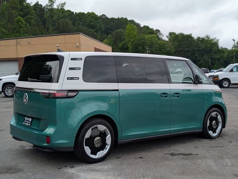 Used 2025 Volkswagen ID. Buzz Pro S Plus RWD image 9