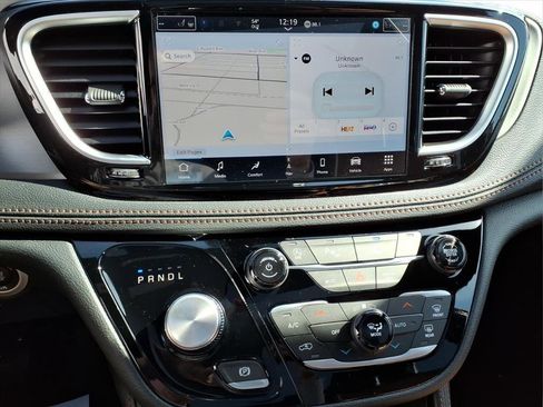 New 2026 Chrysler Pacifica Pinnacle FWD image 19