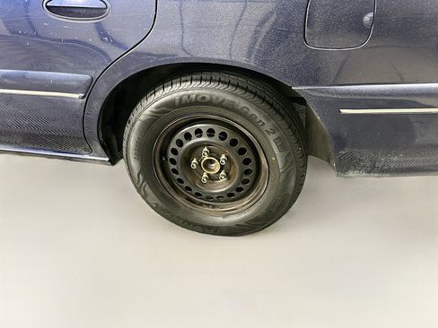 Used 2000 Buick Century Custom w/ Elite Pkg FWD image 11