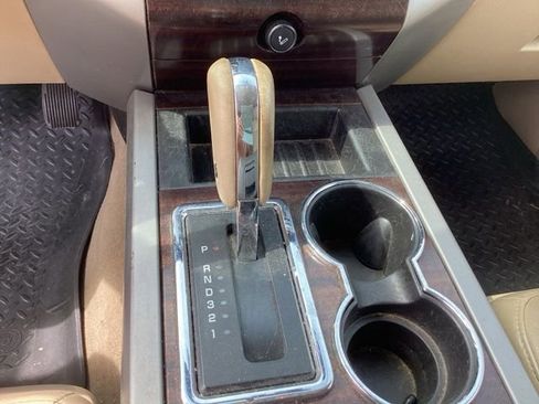 Used 2012 Ford Expedition XLT AWD/4WD image 25