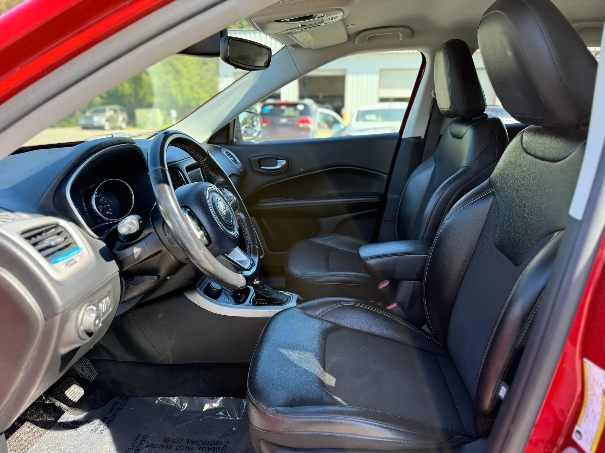 Used 2020 Jeep Compass Latitude w/ Cold Weather Group AWD/4WD image 2