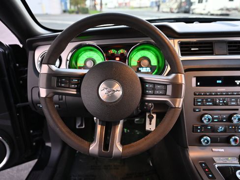 Used 2012 Ford Mustang GT Premium w/ HID Headlamps & Security Pkg image 20