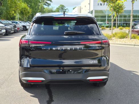 Used 2026 INFINITI QX60 Luxe w/ Cargo Package FWD image 4