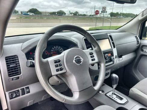 Used 2020 Nissan Frontier SV w/ Midnight Edition Floor Mats RWD image 15