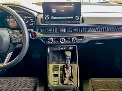 Used 2025 Honda CR-V Sport image 30