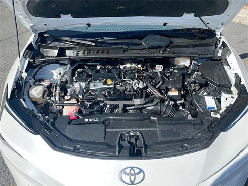Used 2024 Toyota Prius XLE image 30