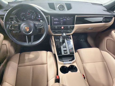 Certified 2026 Porsche Macan AWD/4WD image 16