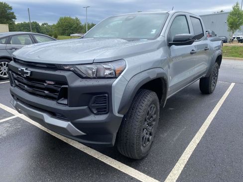 Used 2026 Chevrolet Colorado Trail Boss AWD/4WD image 3