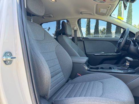 Used 2025 Kia K4 EX FWD image 19