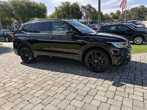 Used 2022 Volkswagen Tiguan SE R-Line FWD image 15