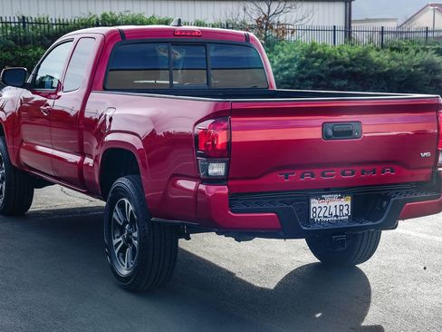 Used 2023 Toyota Tacoma SR image 5