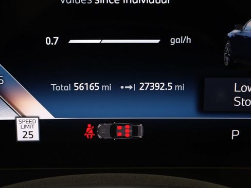 Used 2023 BMW 760i xDrive image 52