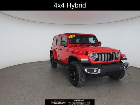 Used 2025 Jeep Wrangler Unlimited Sahara AWD/4WD image 29
