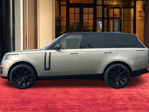 New 2026 Land Rover Range Rover SE image 3